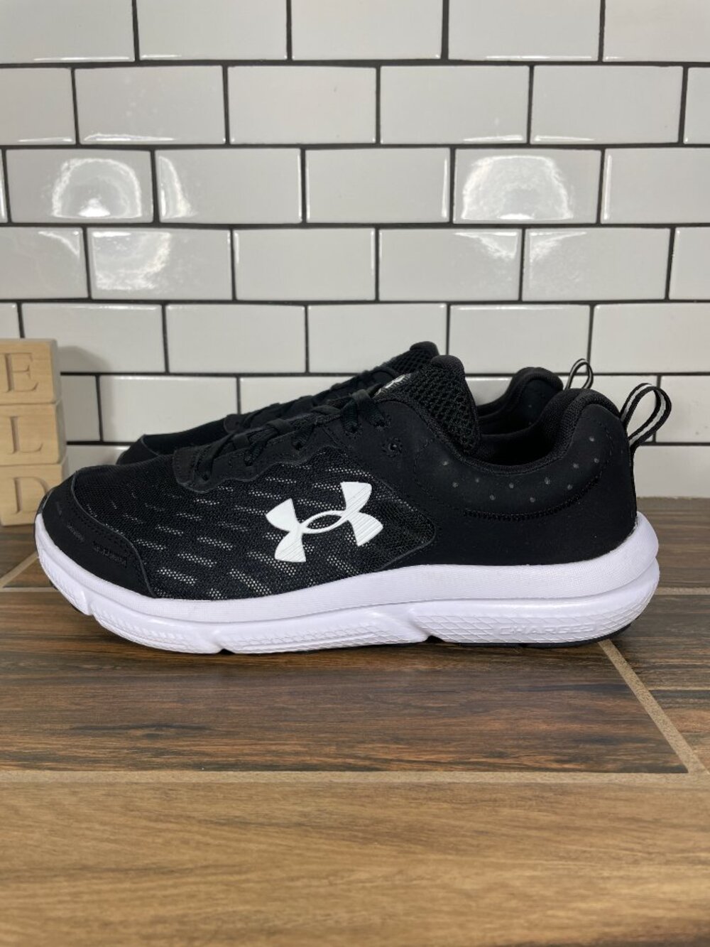 Under Armour Charged Assert 10 Running Shoes Mens Size 9 Wide 4E Black Sneakers